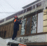 По поручению Главы Хасавюрта Корголи Корголиева на территории города проводится работа по устранению наледи и сосулек - Газета Дружба