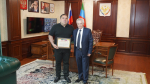 Народный поэт Дагестана Багаутдин Аджиев отметил Благодарностью Союза писателей РД Главу Хасавюртовского района Арсланбека Алибекова
