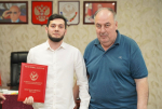 В администрации Хасавюртовского района отметили Благодарностями предпринимателей в честь профессионального праздника
