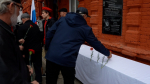 В Хасавюрте состоялось открытие мемориальной плиты в память о Герое СВО Наби Индербиеве