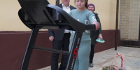 Власти Хасавюртовского района посещают  детей с вручением подарков в рамках Всероссийской акции «Ёлка желаний» - Администрация Хасавюртовского района