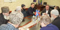 В администрации Хасавюртовского района прошла рабочая встреча с активом и старейшинами селения Муцалаул - Газета Вести Хасавюртовского района